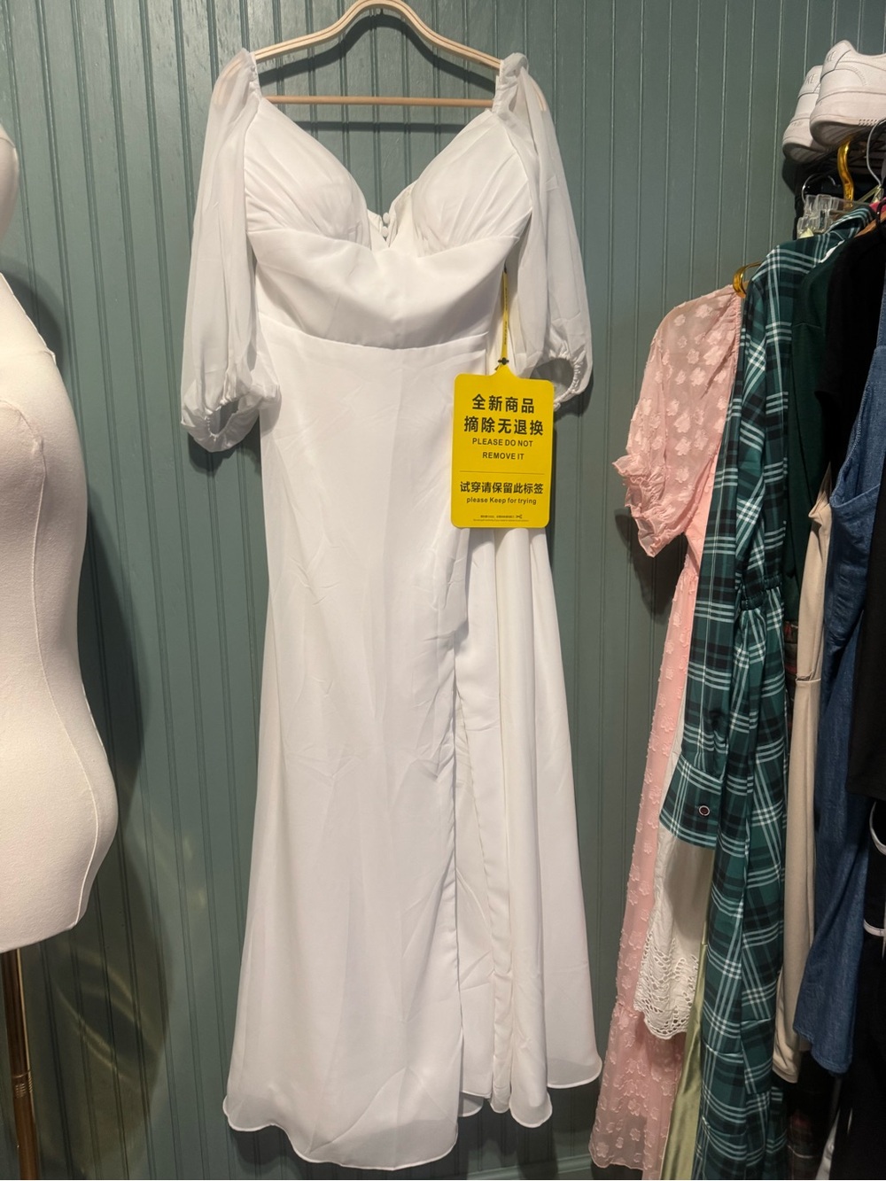 Brand New! Ivory-White Off-Shoulder Puff Sleeve Wedding Dress with Slit - Picture 7 of 8